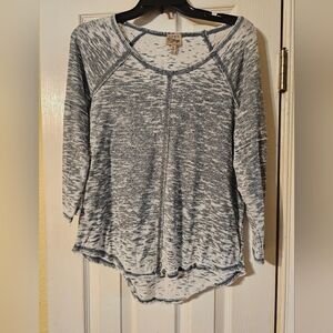 Women's Gray Raglan Sleeve Top